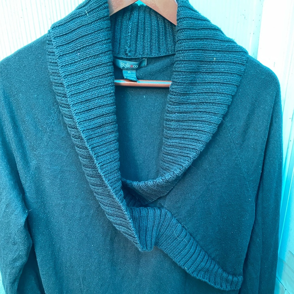 Women’s Black Sweater size XL